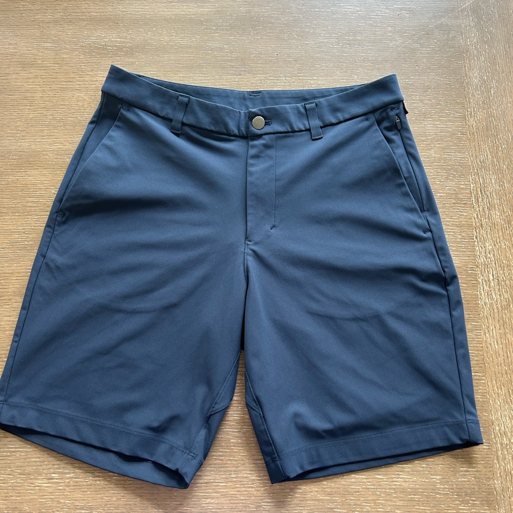 Men's Lululemon 9” Commission Classic Fit Navy Blue Shorts, Size 32